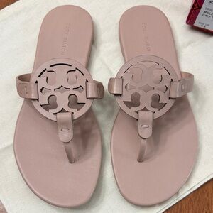 Tory Burch Leather Logo Thong Sandals in Dusty Pink. NWT